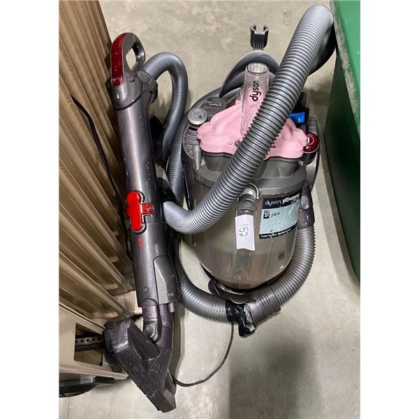 DYSON VACUUM CLEANER