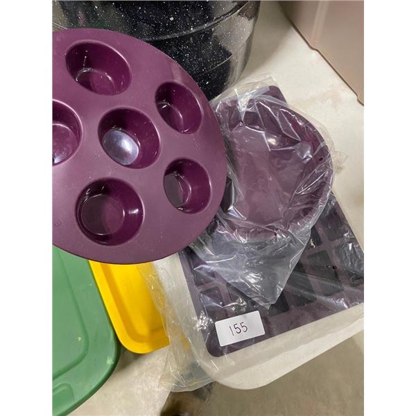 SILICONE BAKING SHEETS