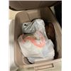 Image 1 : BOX LOT