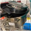 Image 1 : ROASTER, POT AND PAN
