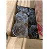 Image 2 : 2 BOXES OF MASON JARS