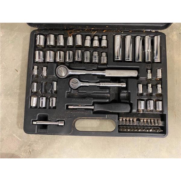 SOCKET SET