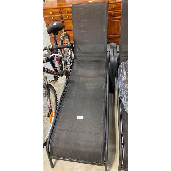 LAWN CHAIR RECLINER