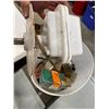 Image 1 : PAIL LOT OF ELECTRICAL SUPPLIES