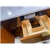 Image 2 : 48IN BATHROOM VANITY
