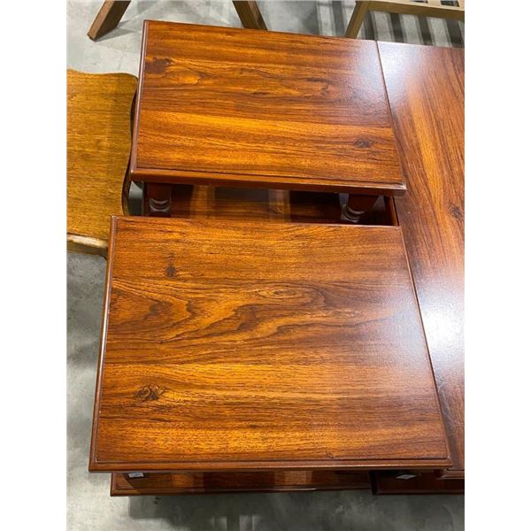 2 END TABLES