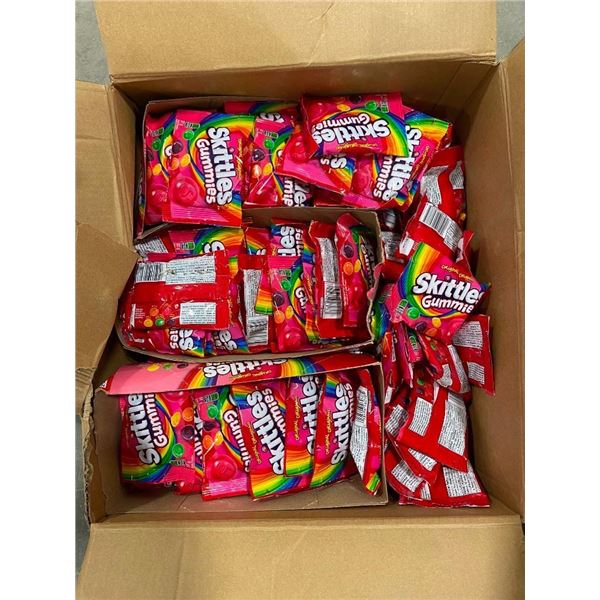 2X2X1FT BOX FULL OF SKITTLES GUMMIES