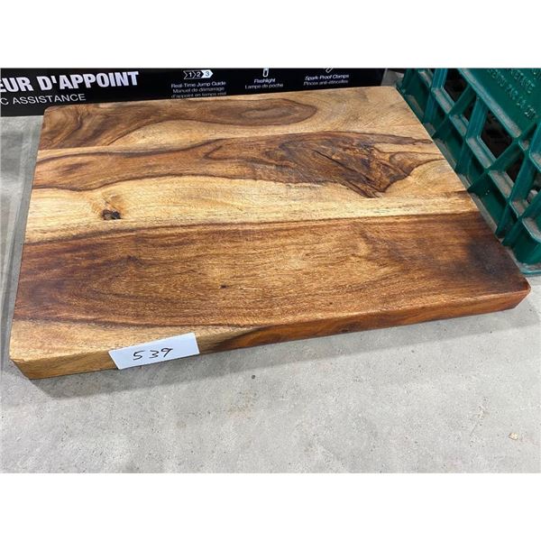 WOODEN CUTTING BOARD