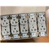 Image 1 : 10 ELECTRICAL OUTLETS