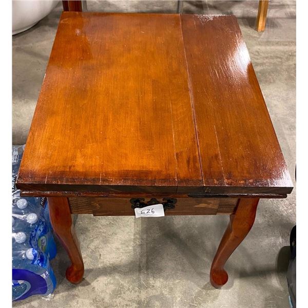 20X26IN STAND WITH A DRAWER