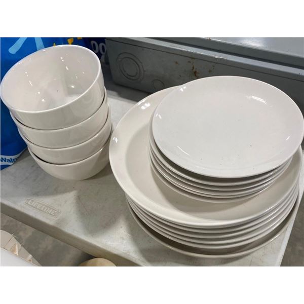 6 PLATES, 6 SMALL PLATES, AND 4 BOWLS