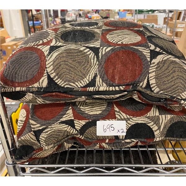 2 PILLOWS