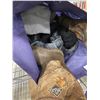 Image 1 : BAG OF CLOTHING AND FOOTWEAR FOR KIDS
