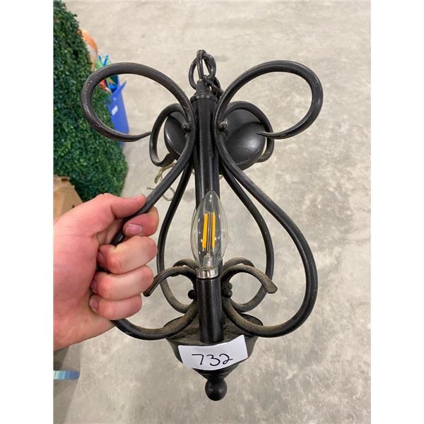 LIGHT FIXTURE