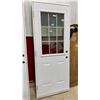 Image 1 : 32IN EXTERIOR DOOR - HAS 2 DENTS ON OUTSIDE