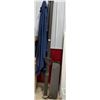 Image 1 : 9.5FT PATIO UMBRELLA WITH BASE - USED