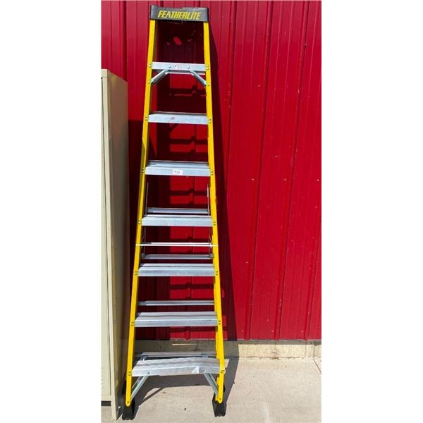 8FT FEATHERLITE STEP LADDER - BENT LEG