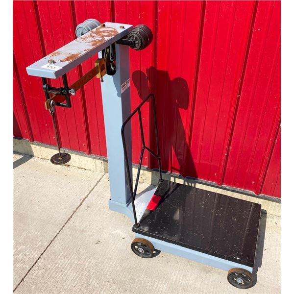 SET OF 600LB SCALES WITH WEIGHTS