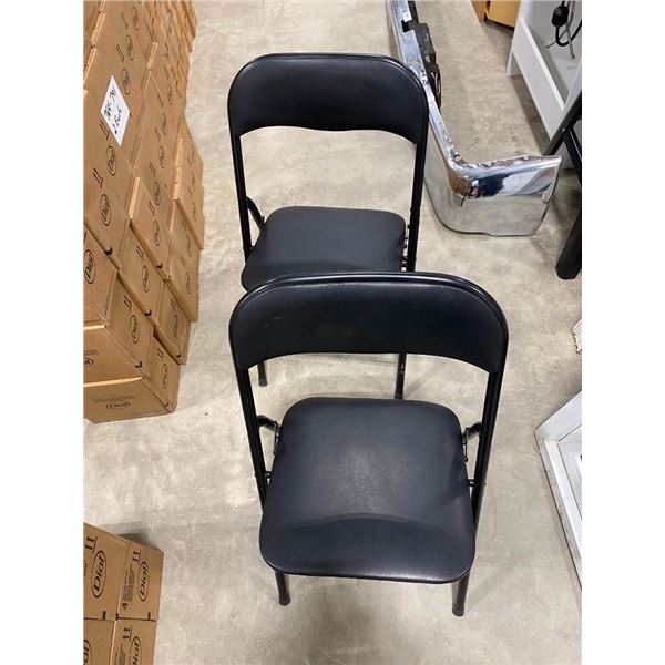 2 FOLDABLE CHAIRS