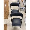 Image 1 : 2 FOLDABLE CHAIRS