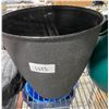 Image 1 : FLOWER POT