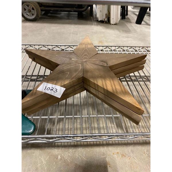 3 WOODEN STARS
