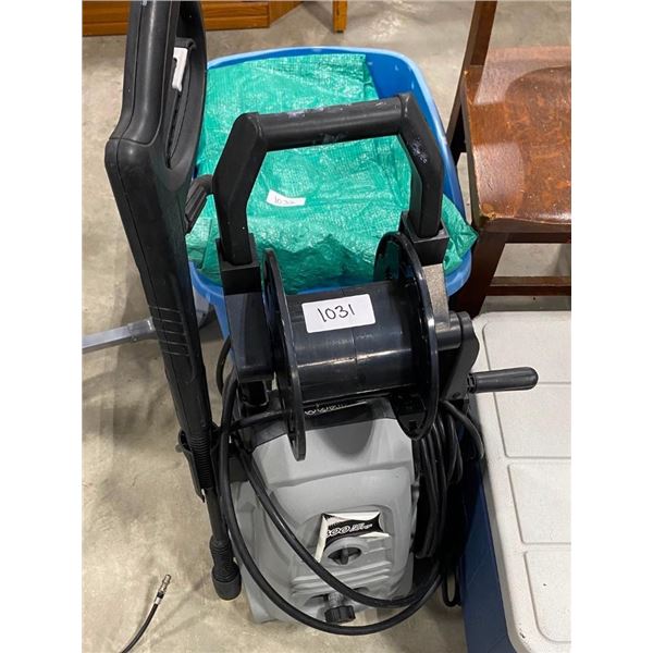 800PSI PRESSURE WASHER