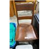 Image 1 : TABLE CHAIR
