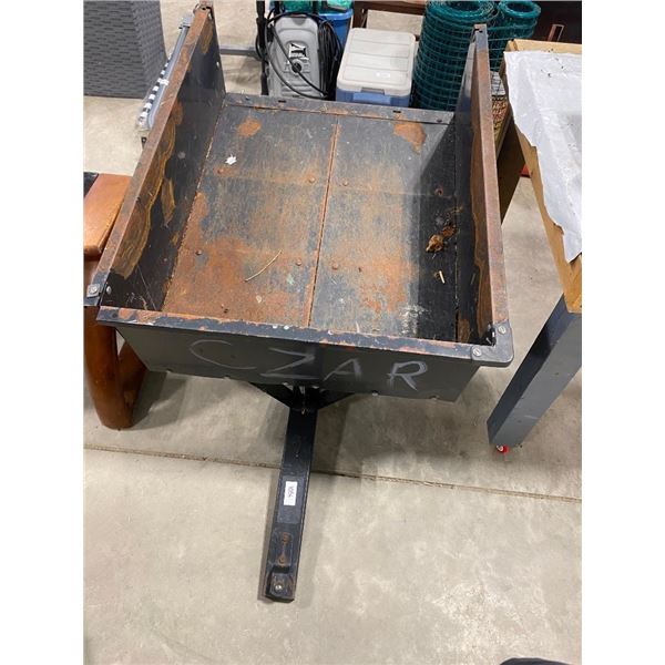 TRAILER FOR A LAWN TRACTOR