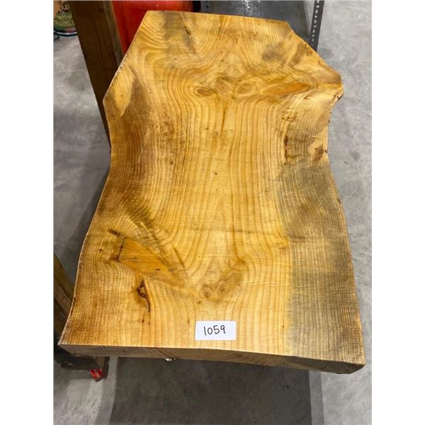 39.5IN WOODEN COFFEE TABLE