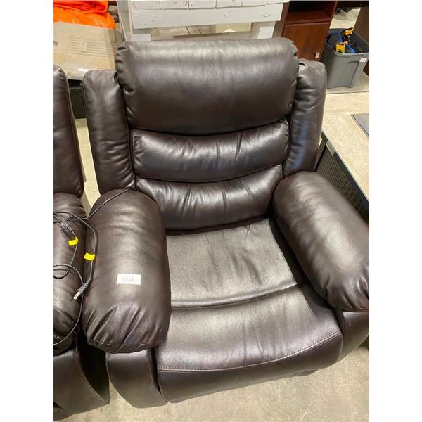 POWER RECLINING CHAIR - WORKS GREAT