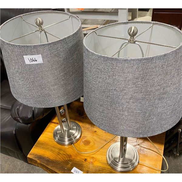 2 LAMPS