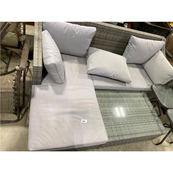 OUTDOOR PATIO L-SHAPED COUCH AND OTTOMAN