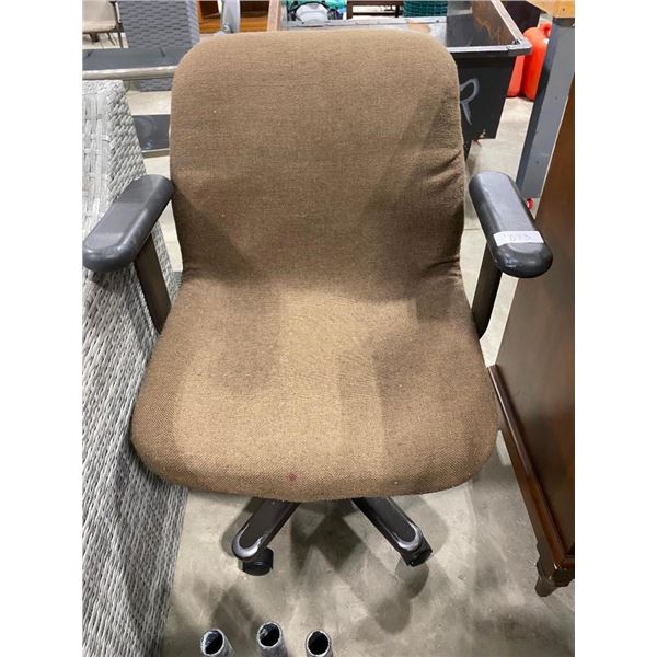 OFFICE CHAIR