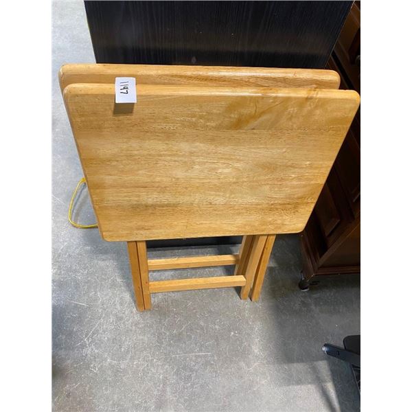 2 FOLDING TABLES