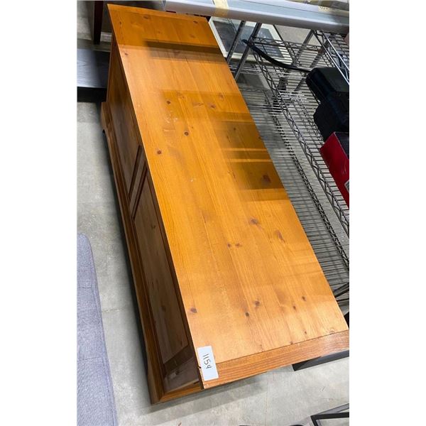 50IN WOODEN STORAGE BENCH