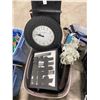 Image 1 : BOX LOT