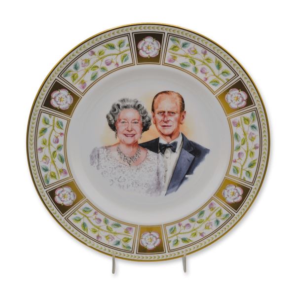 Royal Doulton Prestige LE Bone China Plate H. M. Queen Elizabeth II And Prince Philip 60th Anniversa