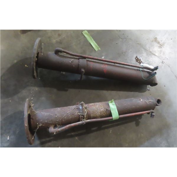 2 Hydraulic Outriggers