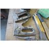 Image 4 : Staplers and Staples