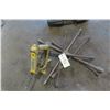 Image 1 : 4 Tire Irons and Scissor Jack