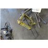 Image 3 : 4 Tire Irons and Scissor Jack