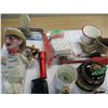 Image 1 : FLAT C/W ORNAMENTS, PUPPET, ETC