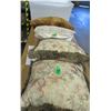 Image 1 : TOTE ON WHEELS C/W 4 CUSHIONS