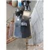 Image 2 : Antique Singer 221 Featherweight Sewing Machine with Pedal and Case