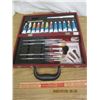 Image 1 : Royal Langnickel Artist Painting Set with Wooden Box