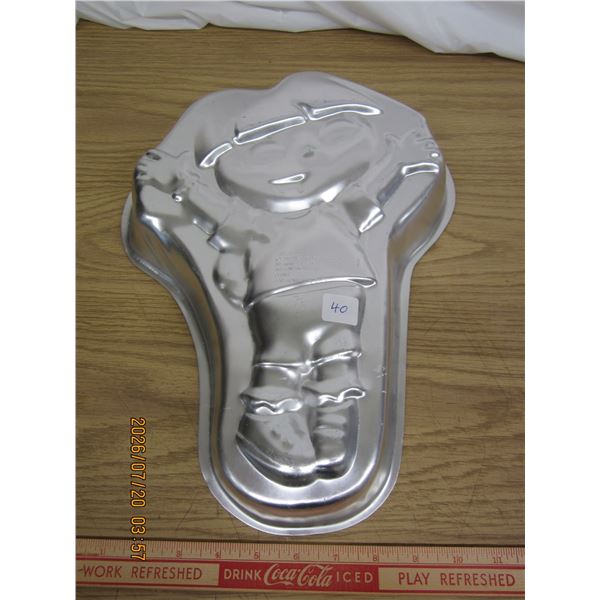 Wilton Industries Dora The Explorer Metal Cake Pan