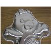 Image 2 : Wilton Industries Care Bear Metal Cake Pan