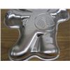 Image 3 : Wilton Industries Care Bear Metal Cake Pan