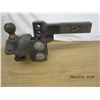Image 3 : Heavy Duty Adjustable Tow Hitch Good Shape